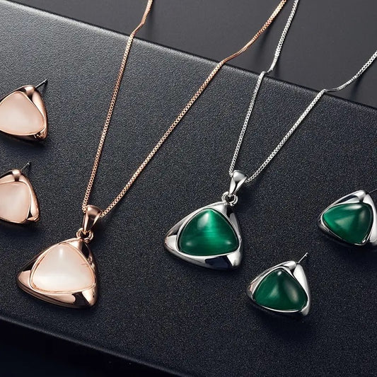 Driehoekige hanger ketting & oorbellen set