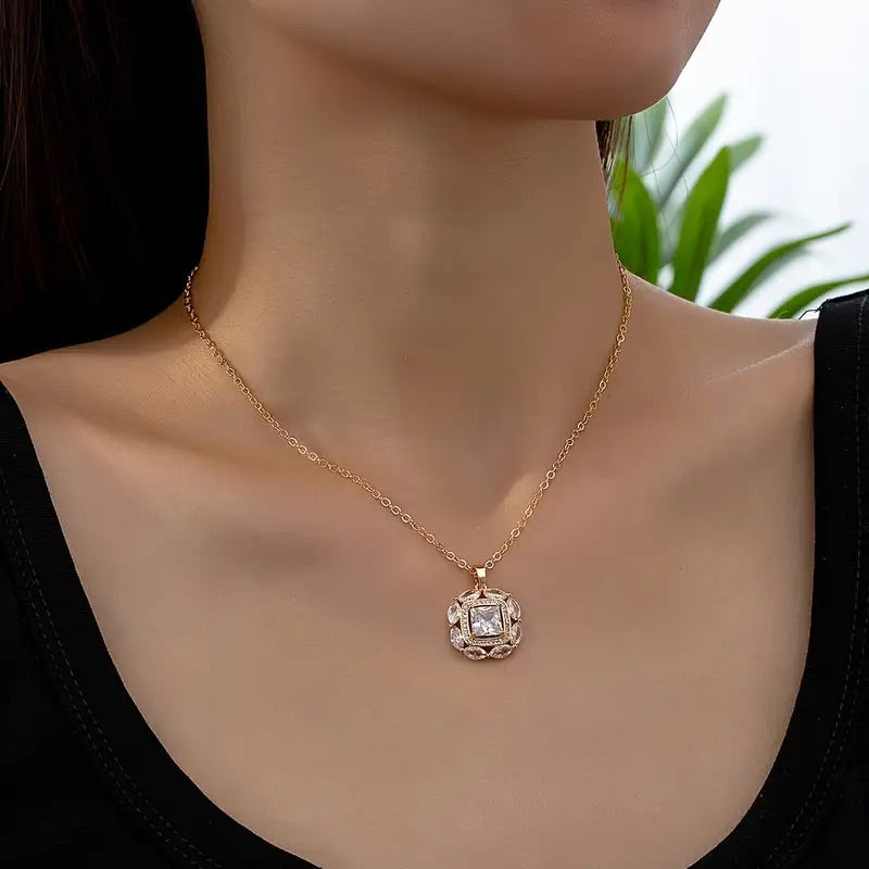 Vergulde vierkante ketting en oorbellen set